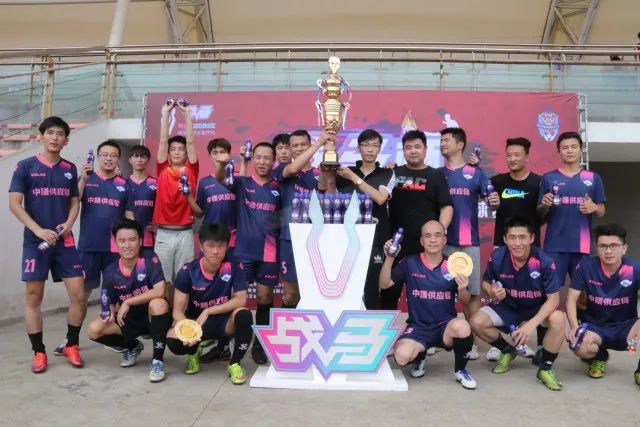 雷迪克赞凯斯勒适合球队风格 夸赞其篮板表现